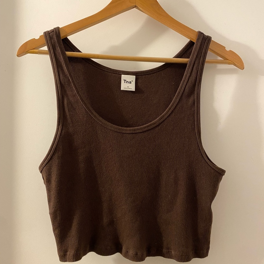 TNA RIBBED CROPPED TANK